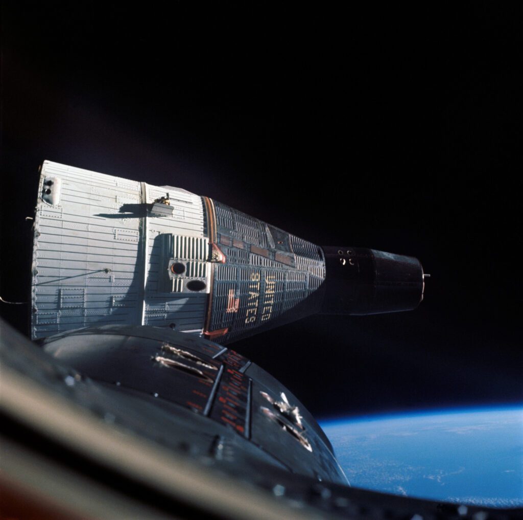 Rendezvous von Gemini 6 und Gemini 7 im Orbit