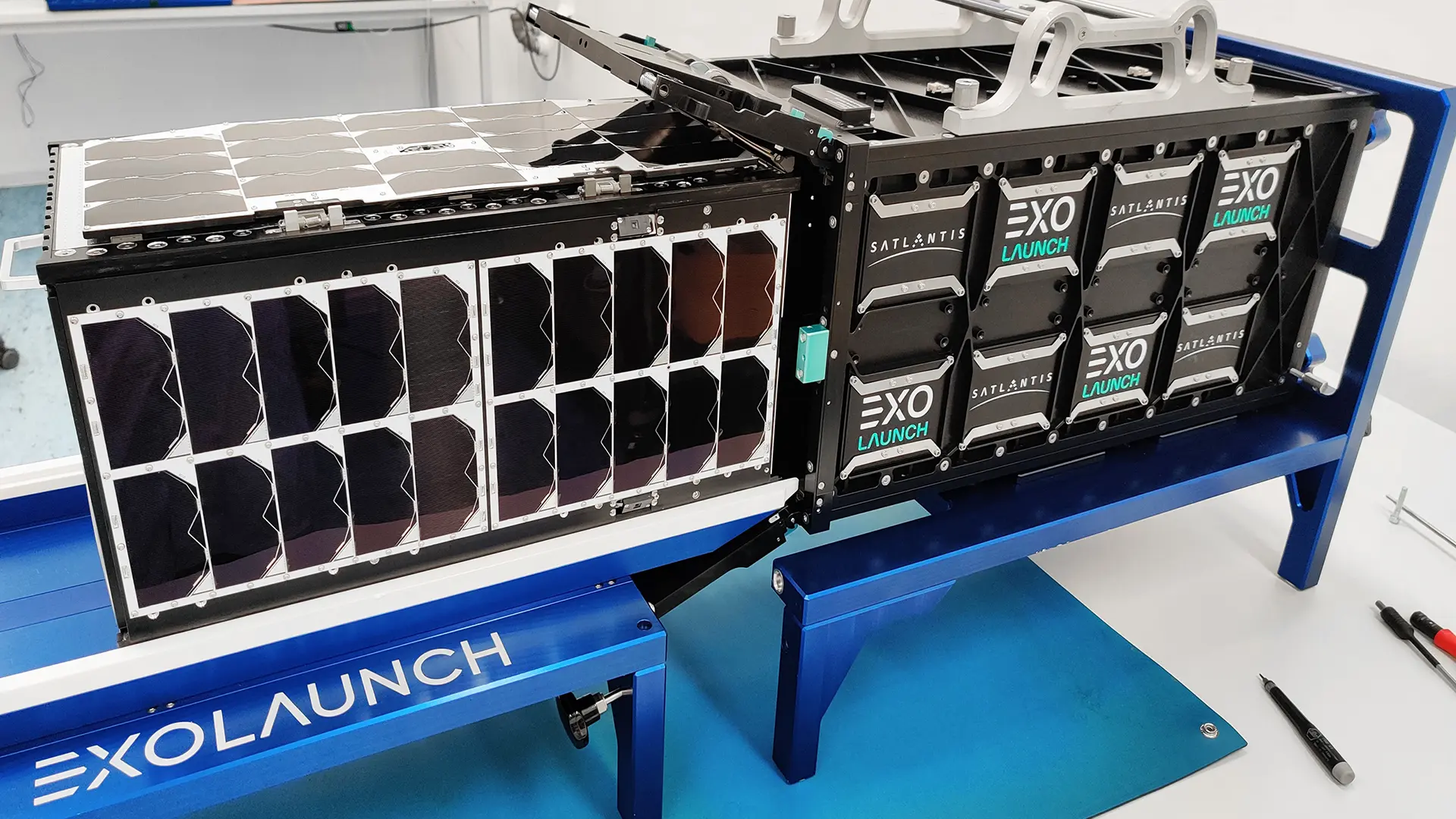 Exolaunch EXOpod 16U Cubesat Deployer;
© Exolaunch